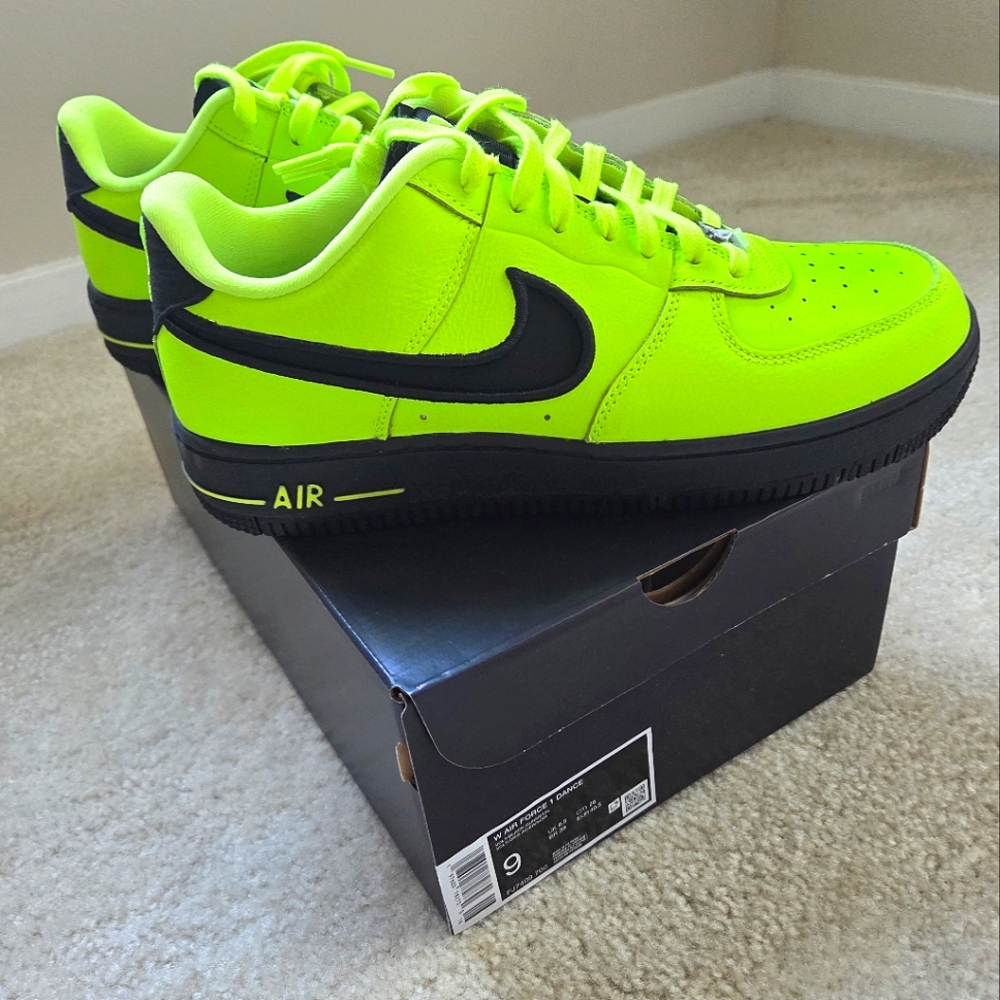 Nike Air Force 1 Womens Size 9 | Volt | NIB